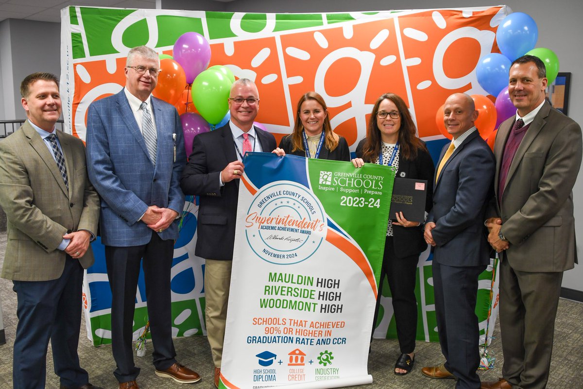 Mauldin_High's tweet photo. We have A LOT to celebrate at MHS! Mr. Peake accepted these Superintendent’s Academic Achievement Awards from Dr. Royster.  Our PTSA also held a cupcake celebration today for our teachers and staff that work hard everyday to make these accolades happen!
Post 1 of 2 https://t.co/Gd4xtG9NeN