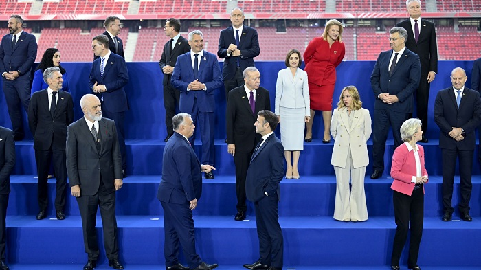 PI_NEWS_NET's tweet image. NACH DER TRUMP-WAHL SORTIERT SICH IN BUDAPEST DAS NEUE EUROPA 
Die Globalisten beim WEF, IWF, der Weltbank, bei Blackrock; in  den Konferenzzimmern von Bill Gates und George Soros  sind geschlagen. pi-news.net/2024/11/nach-d…