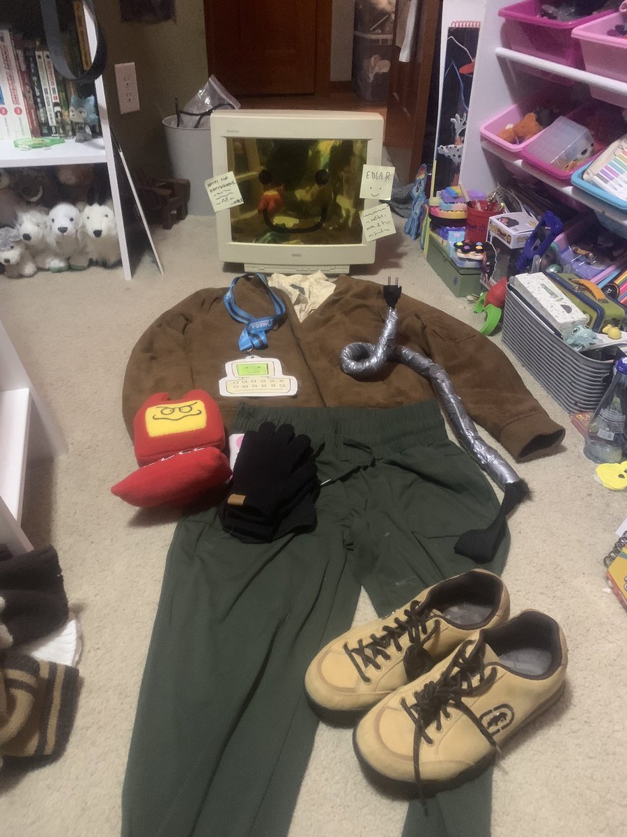 LiteralLandfill's tweet photo. ready for #twincitiescon :)
#edgarelectricdreams #edgarcosplay
#computerkin #conventioncosplay https://t.co/NkDZp6KJ7o