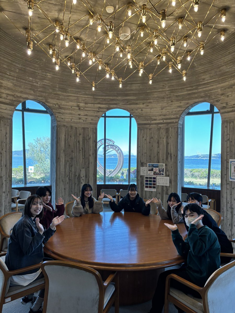 shamijima's tweet photo. こんにちは☀️
さかいで沙弥島プロジェクトです‼️
本日瀬戸内海国立公園指定90周年イベントが開催中です😳カフェの中には綺麗な写真がたくさん飾られていてとても華やかですよ✨
本日も10:00〜15:00(L.O14:30)に営業中です‼️お待ちしてます‼️
#hashicafe #瀬戸内海 #坂出 #香川大学 https://t.co/uQHruca41L