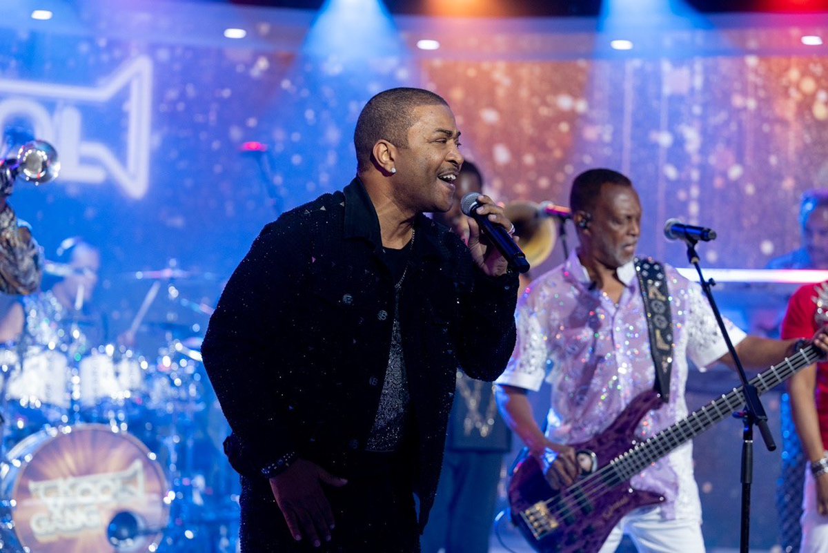 Kool & the Gang (@koolnthegnglive) on Twitter photo Celebrating Shawn McQuiller’s birthday today!
📸: Nate Congleton Celebrating Shawn McQuiller’s birthday today!
📸: Nate Congleton
