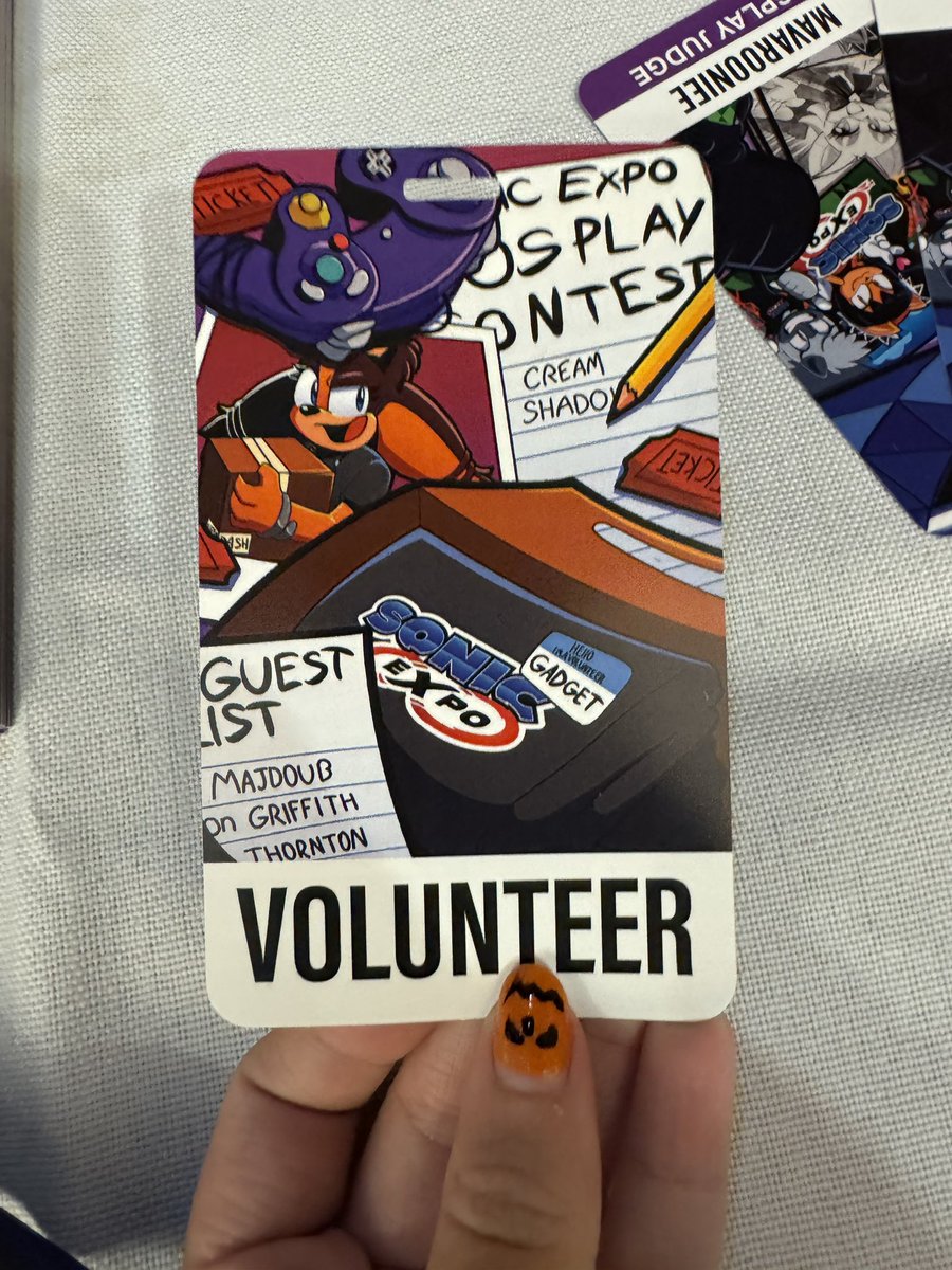 <a href="/SonicExpo/">Sonic EXPO: Dallas</a> is today! I couldn’t go but I had the pleasure of doing some badges for them

irl pictures from <a href="/Strawberryyjamo/">Strawberry Jam</a>