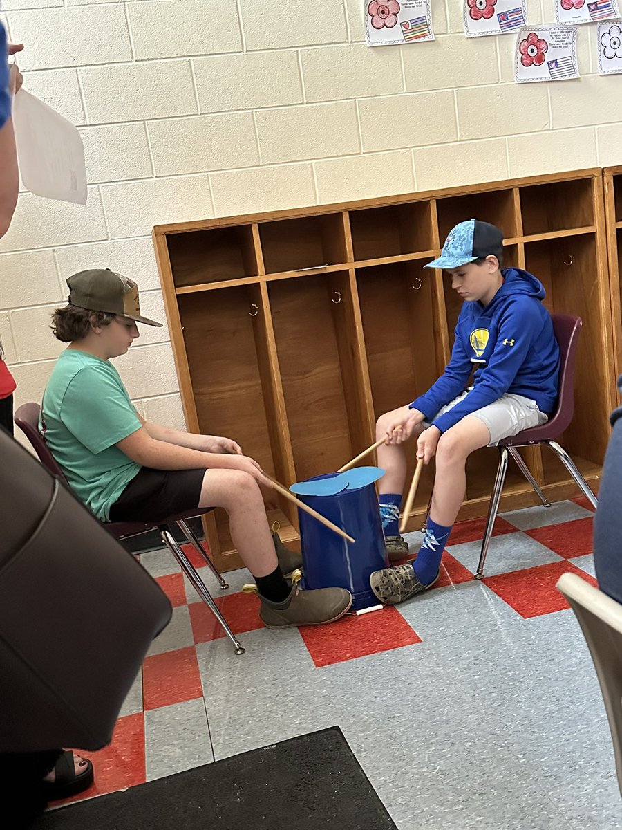 hannahcarriker's tweet image. I love getting to celebrate our Veterans! Thank you @Gaines5thGrade for all the hard work you put into this wonderful program ❤️🤍💙