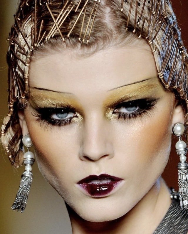 _HDD's tweet photo. Pat McGrath Makeup for Christian Dior by John Galliano (2009) https://t.co/WlhLsGYpkw