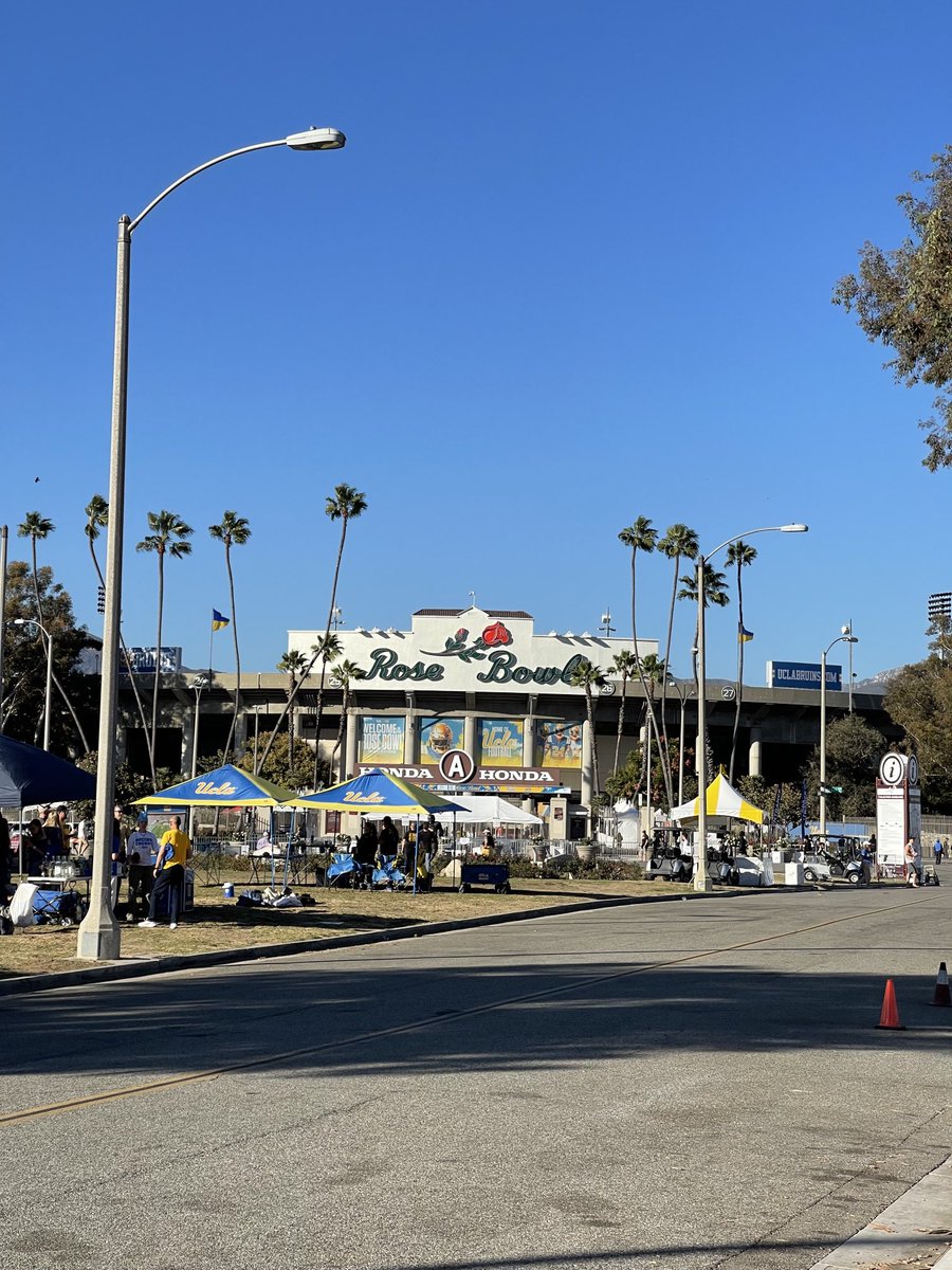 toddfunk82's tweet photo. 🖤🏈💛 https://t.co/ywNPRBxunn