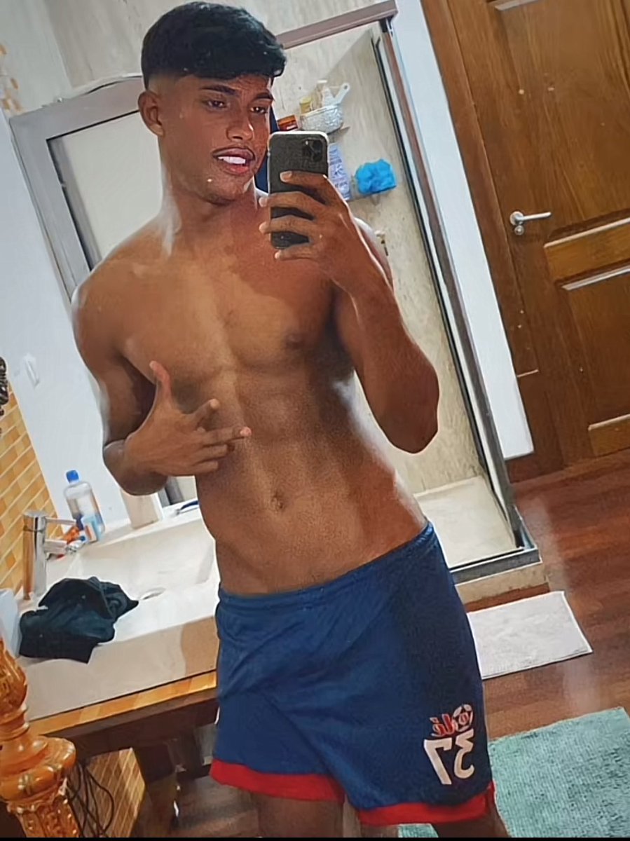Gosta de um negão de 20 cm ? 🔥😈🤤