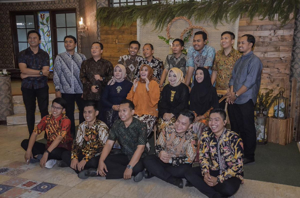 SaipulMhd's tweet photo. Officially Retirement-
Setelah satu dekade menggeluti industri ini, mendapat pengalaman luar biasa, bertemu dengan orang-orang, tim ,vendor dan partner yang hebat akhirnya saya putuskan untuk gantung jas..
What a amazing experience..😊🥹 https://t.co/fiw85nweSw