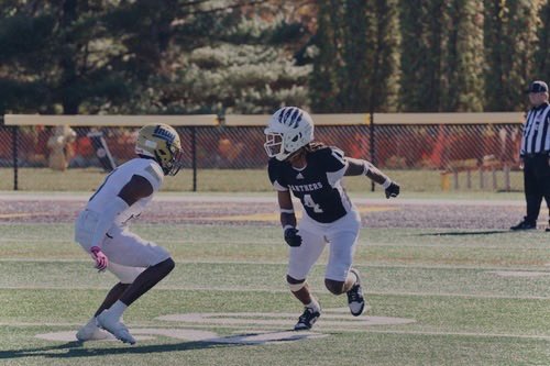 After talks with <a href="/CoachMosely90/">Coach Jordan Mosely</a> I am blessed to receive an offer from <a href="/Ellsworth_CC_FB/">Ellsworth CC Panther Football</a>! (NJCAA D1) (#3)
#AGTG <a href="/CoachGute/">Coach Guenterberg ECC</a> <a href="/CoachWhiteECC/">Coach White 🇺🇸 ~ CSCS</a> <a href="/CoachDHarperECC/">Coach D.Harper</a> @CoachBontaECC <a href="/CoachDowECC/">Marcus Dow</a> @CoachTuckerECC <a href="/WCPatriotFB/">WC Patriot Football</a> <a href="/CoachSmithWC/">Troy Smith</a> <a href="/Coach_MikeWood/">Mike Wood</a>