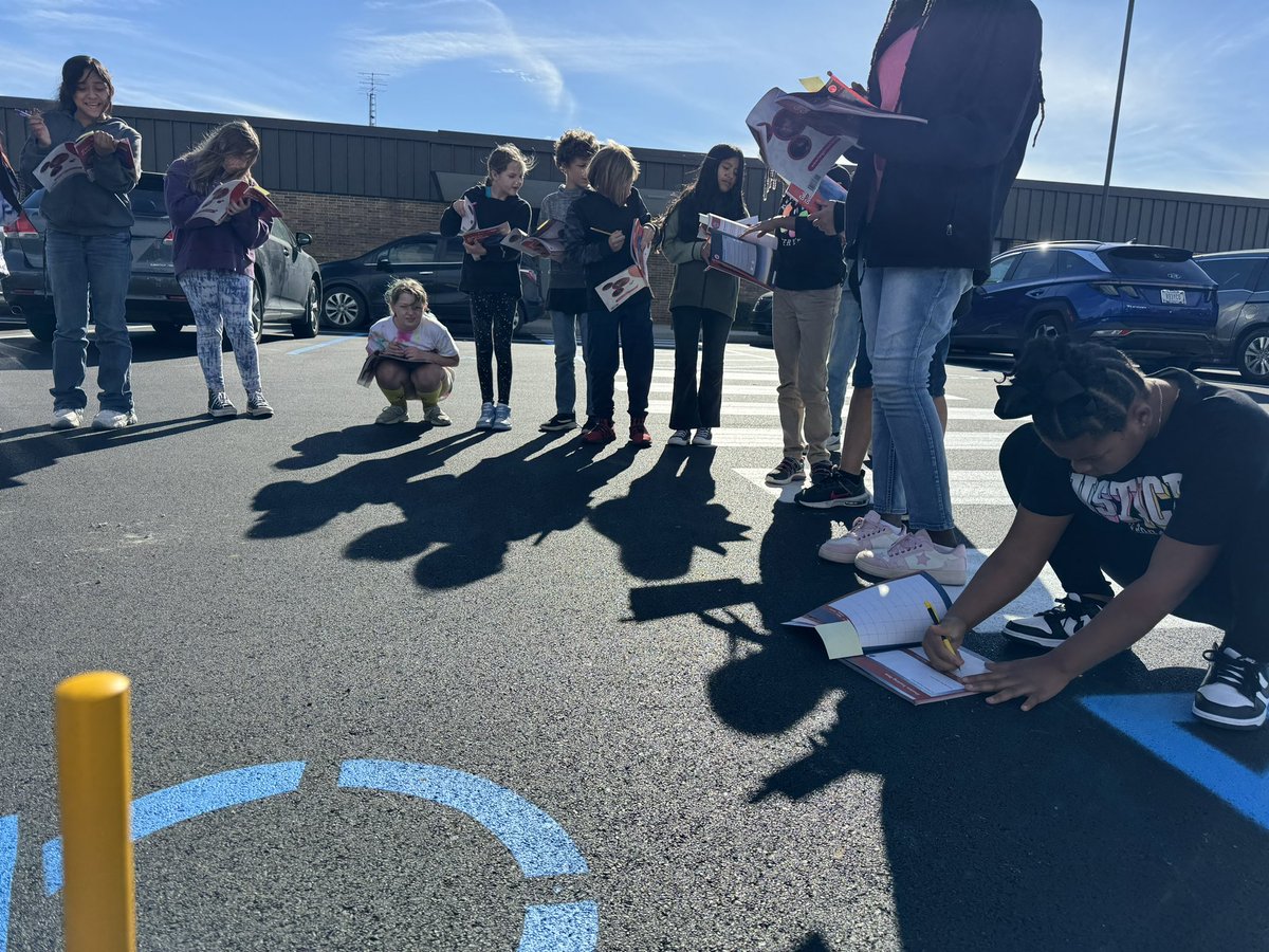 MillersKindKids's tweet photo. 5th grade started their investigation of the Sun’s shadow pattern. #FunInScience #wearewayne https://t.co/lRMBPMW7wy