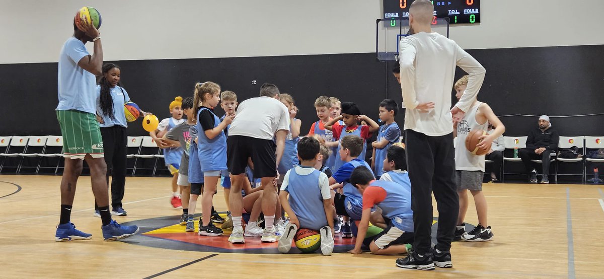 ClimbBasketball's tweet photo. Our winter program is still nearly two months away, but our groups are filling up quickly. Our U11 development and U11 3x3 groups in particular are nearing capacity. If you’re interested in our winter program, please visit https://t.co/u56LRJ3r1p for details. #yeg #ab https://t.co/QW0ljgJTDu