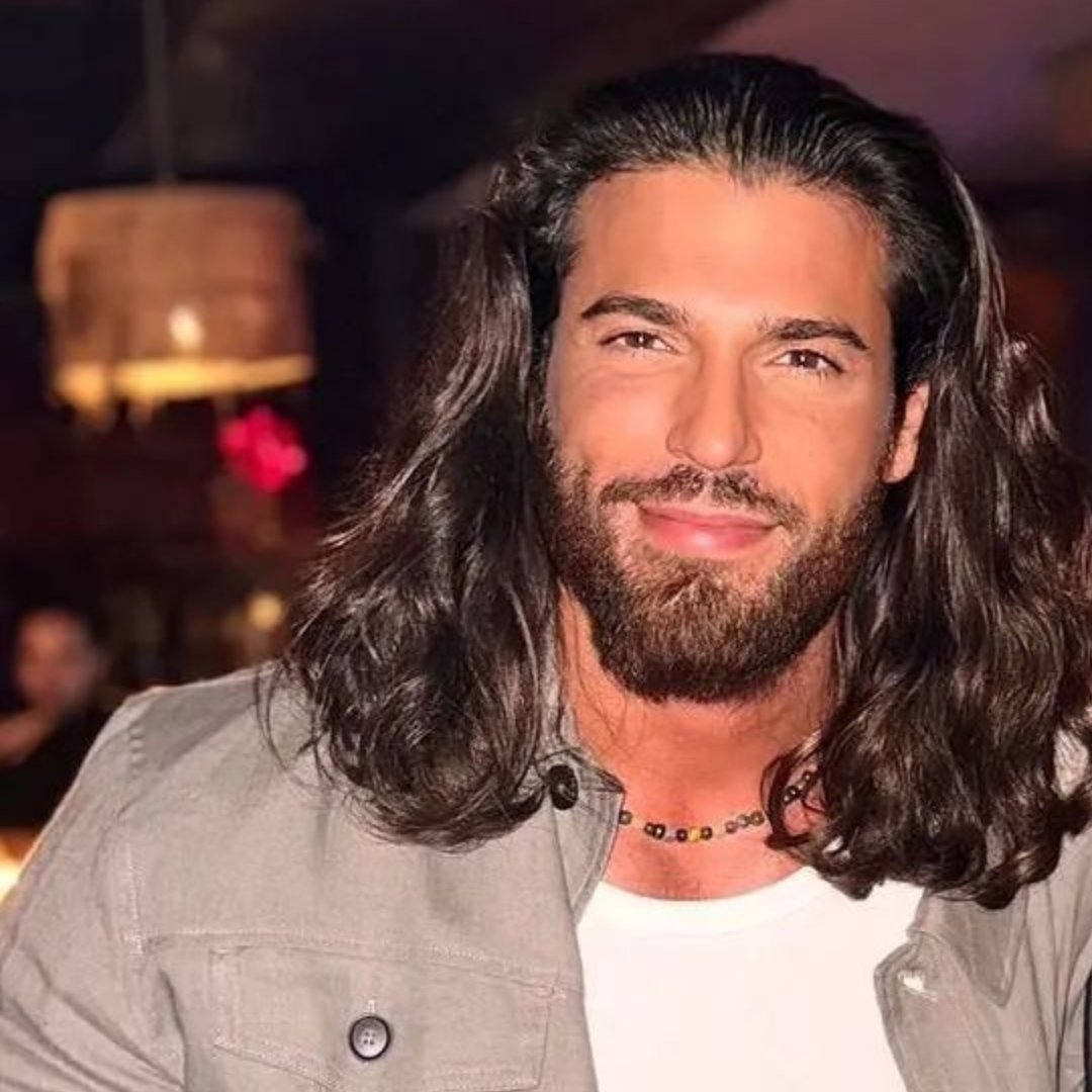 35 anos e belíssimo! 

#HappyBirthday35CanYaman
