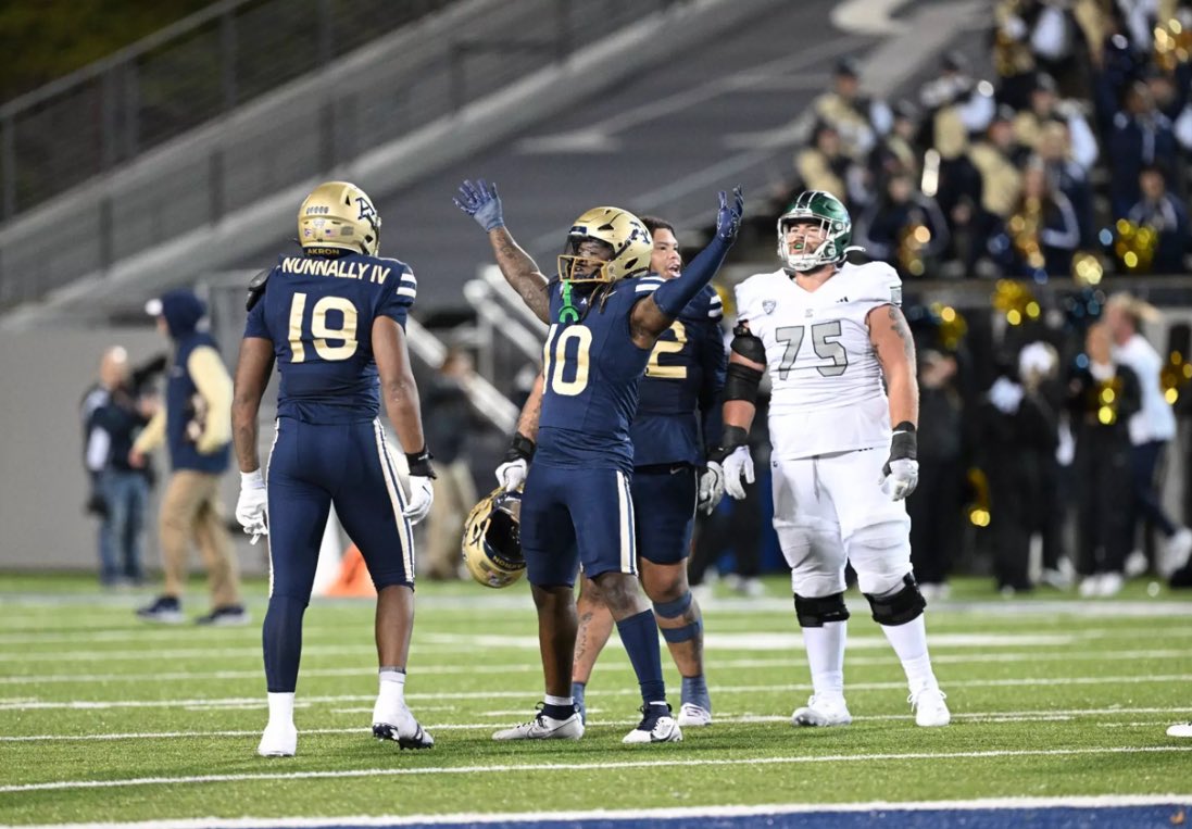 I am blessed to receive an offer from <a href="/ZipsFB/">Akron Football</a>      <a href="/247Sports/">247Sports</a> <a href="/AFNextLevel/">Anthony</a> <a href="/ApopkaFootball/">Apopka Football</a> <a href="/BallCoachJoeMo/">Coach Joe Moorhead</a> <a href="/Excelspeed12/">Lo Wood</a> @CoachReed_UA <a href="/Dwight_XOS/">Dwight Thomas - Catapult Sports</a> <a href="/On3Recruiting/">On3 Recruiting</a> go ZIPS !