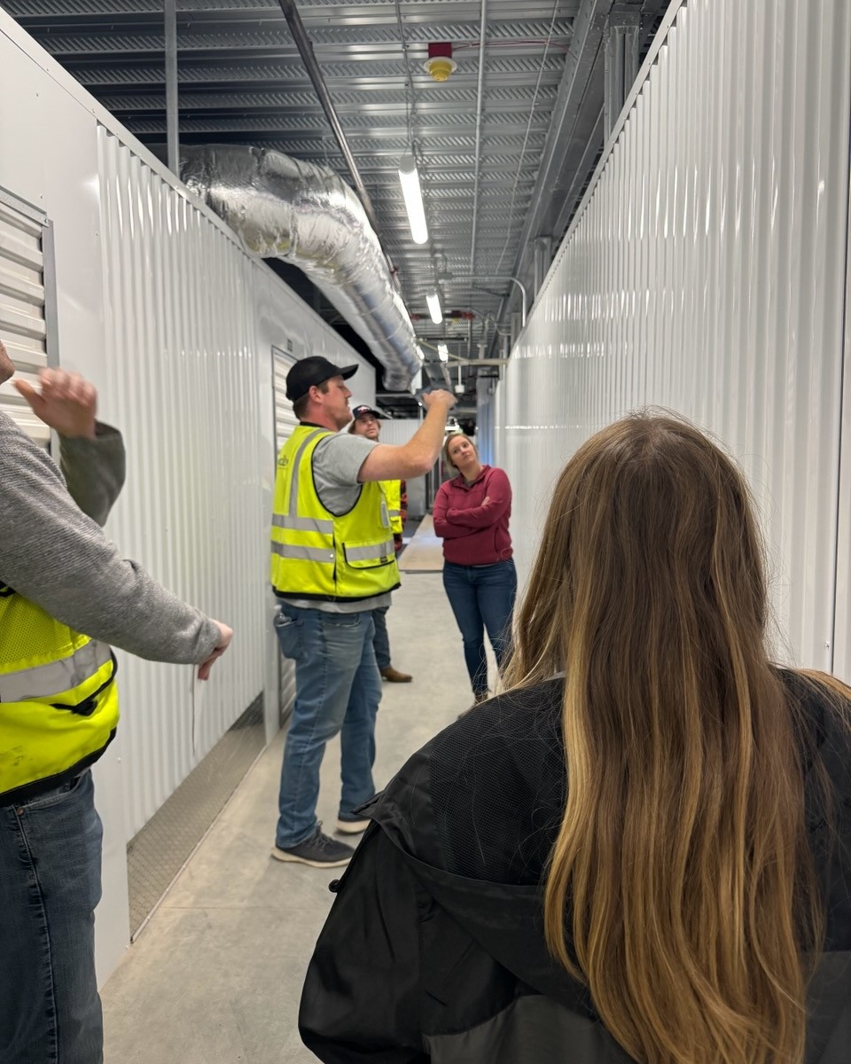 colvosconst's tweet photo. Project Engineers on a field trip! 🚧 We recently visited our ExtraSpace Bonney Lake project, which is now in its final weeks. It was great to see the progress up close as we prepare to bring this self-storage facility to completion! #FieldTrip #ProjectEngineers #TeamColvos https://t.co/afAYA2ypLT