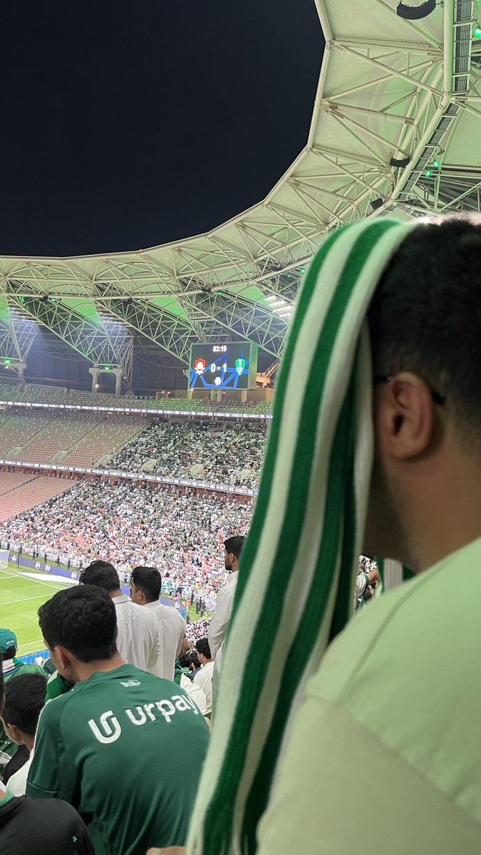 basem_270's tweet photo. لا فاز الاهلي تنام الارض مبسوطه
العشب سر ابتسامتها .. وفرحتها💚💚💚 https://t.co/4M2Lil7GZU