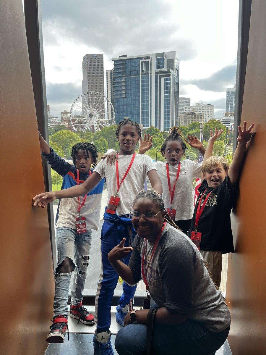 Compton 5th Grade tweet media