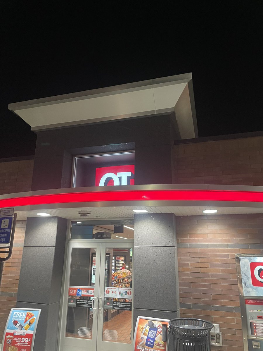 AustinRite's tweet photo. @JoshPateCFB I just stoped by this fine establishment https://t.co/BzYJWuKuJa
