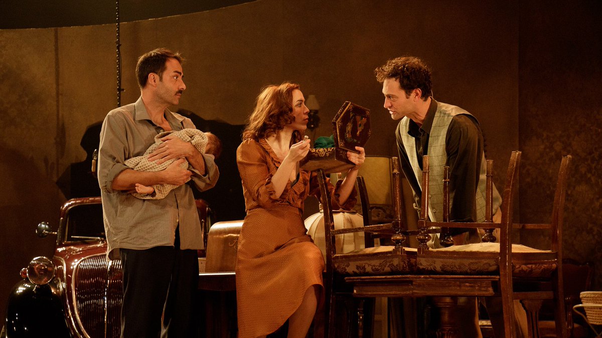 .<a href="/centrodramatico/">CDN</a> #Nada SOBERBIAS adaptación @joanyago y dirección @BeatrizJaen EXTRAORDINARIO elenco <a href="/labarrantes/">Carmen Barrantes</a> <a href="/pauesk/">Pau Escobar</a> <a href="/manuminaya/">Manuel Minaya</a> <a href="/AmparoPamplona/">amparo pamplona</a> <a href="/PeterVives/">Peter Vives</a> y 4+.INSUPERABLE #JuliaRoch MAGNÍFICO eq art <a href="/kleinmenor/">Pablo Menor Palomo</a> <a href="/LMCobo/">Luis Miguel Cobo</a> <a href="/margogarciag/">Margo García</a> y +. ¡BRAVO! ¡La MEJOR obra temporada!