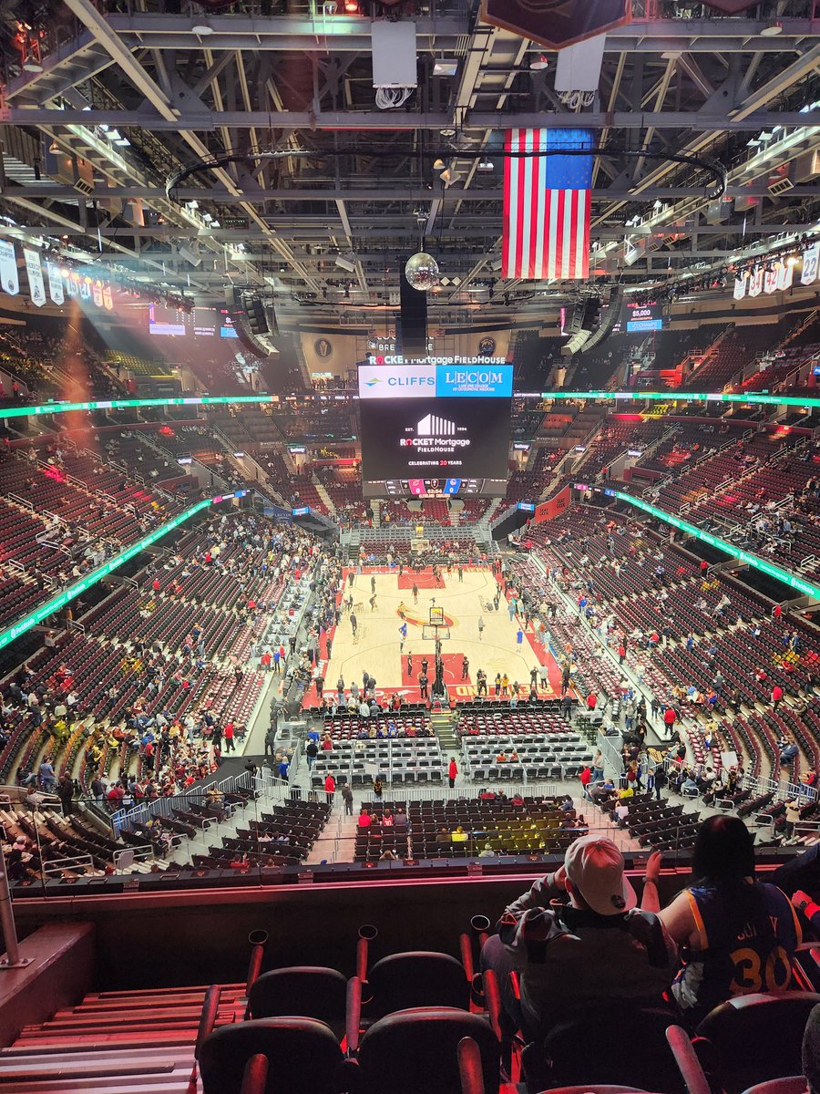 bransonvanfleet's tweet photo. Back on here for the first time in a while just to say that we're about to witness an absolute clinic! Go Cavs! #LetEmKnow https://t.co/ARlzmBUnOD