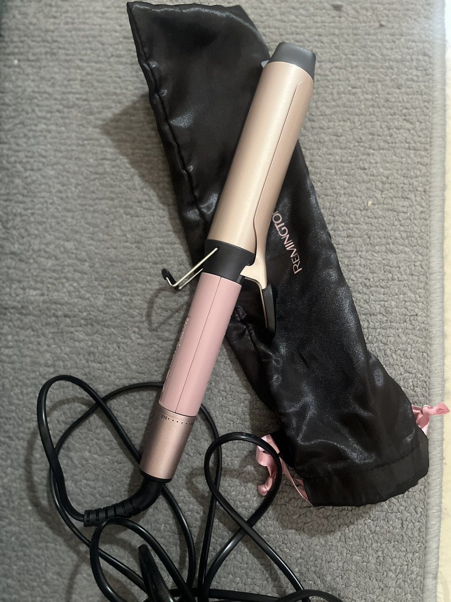 ￼Preloved Remington Coconut Smooth Curling Tong CI5901, baru di pakai sekali