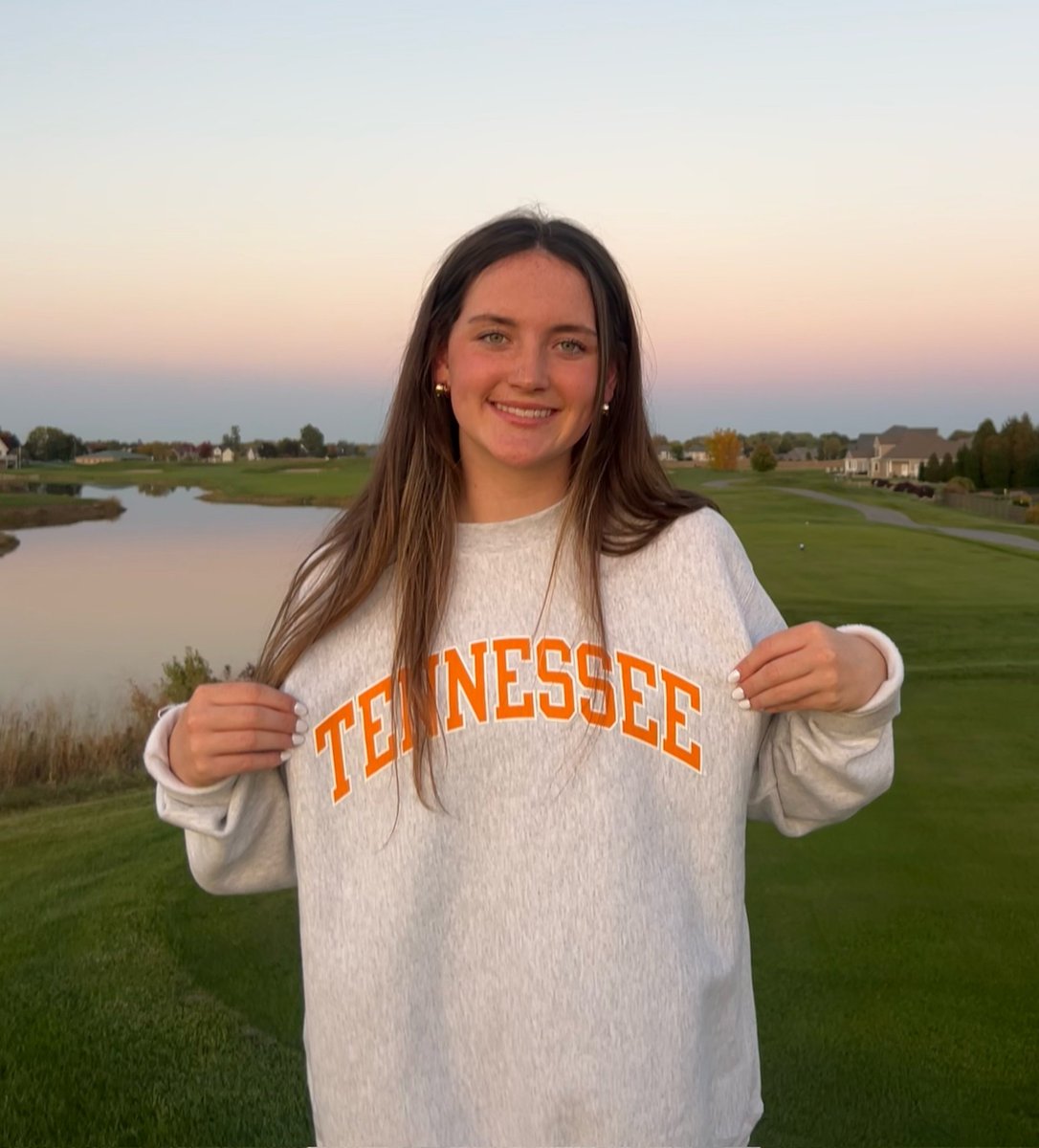 Congratulations to Mia Buff on her verbal commitment to continue her academic and swimming career at the University of Tennessee! Good Luck Mia!