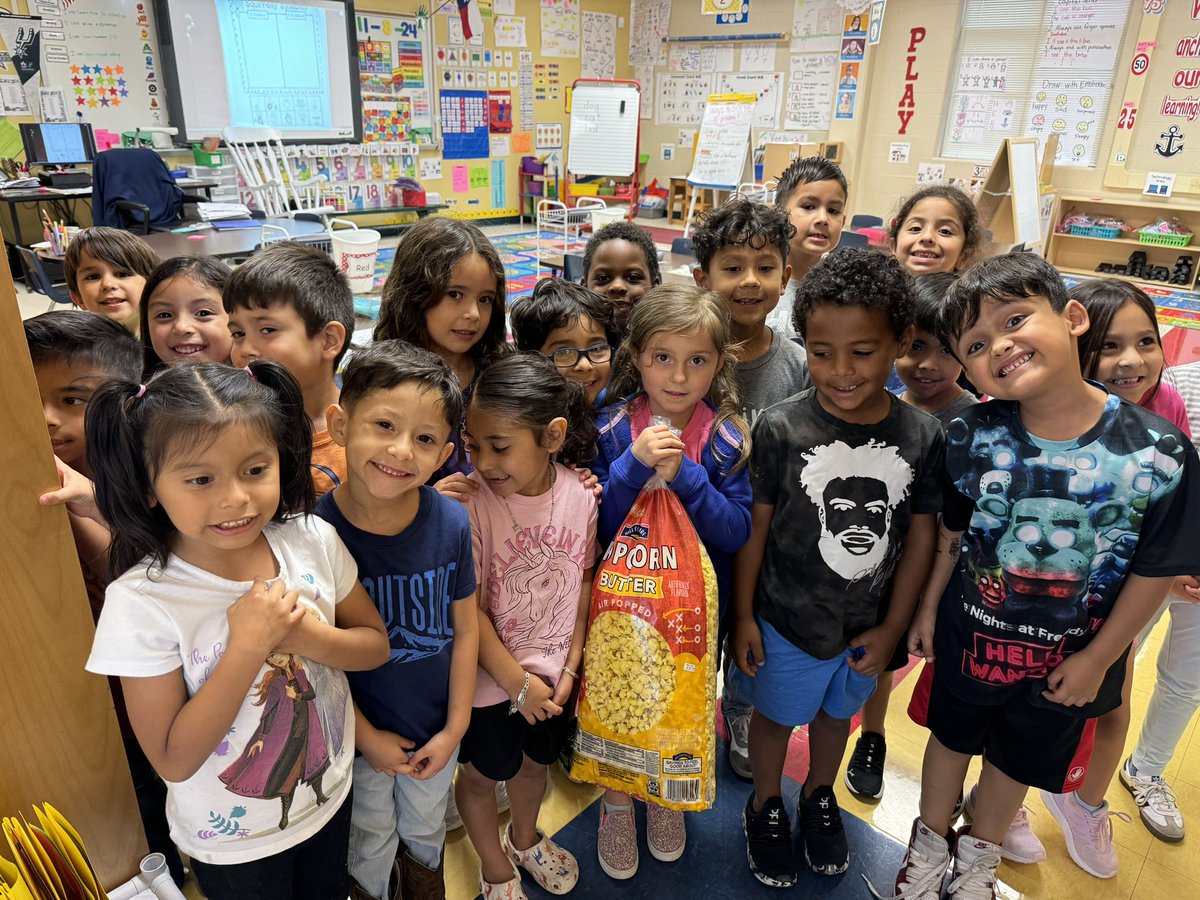 Mrs. Girards class just won their second attendance incentive! 🍿 Thanks for being leaders and showing everyone the importance of being in school! <a href="/NISDMurnin/">NISDMurnin</a> <a href="/ambermfreeman/">Amber Freeman</a>
