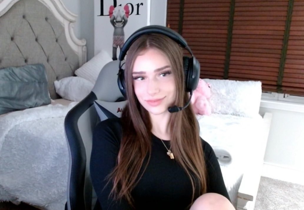 c.lina♡ Lina's Twin (@itsabgxlina) / Posts / X