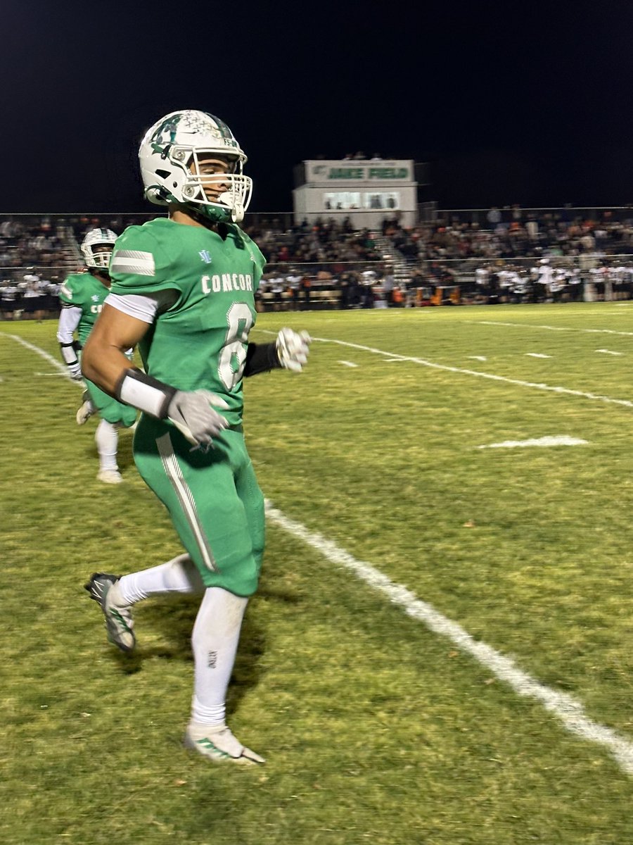 angdicarlo's tweet image. LIGHTNING BOLT!
After each team turns it over, Concord’s Jaron Thomas shows why he can run the 100m dash in 10.7 as he out runs everyone for the touchdown.
7-0 concord late 1st Quarter.
WATCH: ihsaatv.org/sportsmichiana…