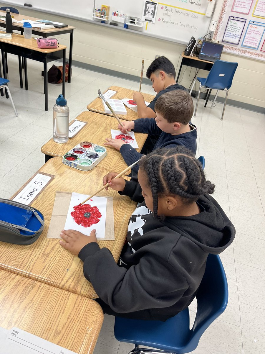 e_giovenco's tweet photo. Fridays are for art, music, snacks, and chilling with the best Grade 4/5 crew 💛💙 @GAngelsBWDPCDSB https://t.co/klkPRKOWNl