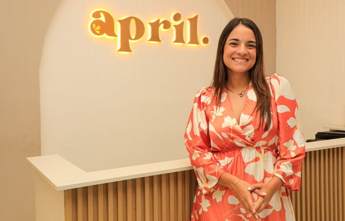 elsalvador's tweet photo. #DeVida | La propietaria de #AprilStore, Sofía Aparicio, comentó que también lanzan oficialmente su propia línea de ropa: «Tropics», cuyos textiles y confección es local, mediante diseños originales. 📸: Edison González/ #DiarioElSalvador https://t.co/3VlWbjKUzZ