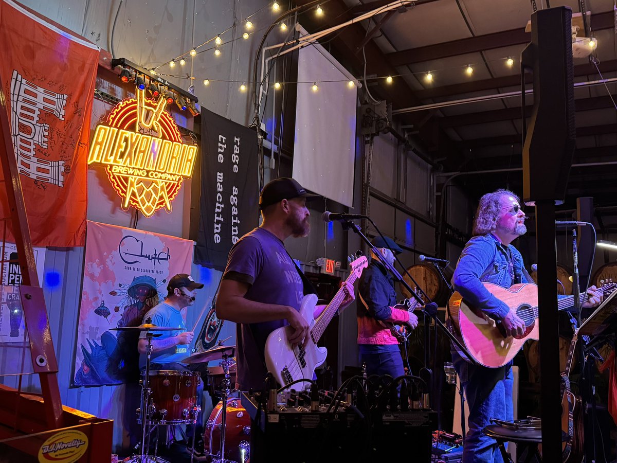 kyleahurd's tweet image. @JamBandJovi live at @ABCBrewing