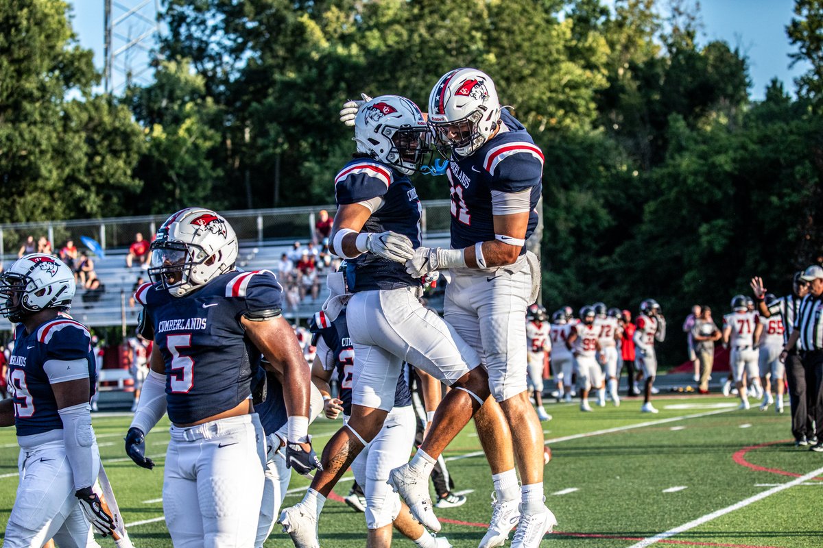 𝙎𝙚𝙣𝙞𝙤𝙧 𝙎𝙥𝙤𝙩𝙡𝙞𝙜𝙝𝙩: Walker Dunn is a linebacker for UC who has over 215 tackles in his career along with 6 interceptions, 2 forced fumbles and a fumble recovery. Dunn is a 2x MSC All-Conference honoree as well! #ALLIN #OneBigTeam