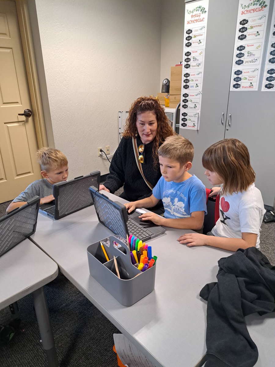 GCC_Charters's tweet image. This week Gateway had the pleasure of hosting the Community Schools Partnership Program Deep Dive Team!👏They also got the chance to visit COA and learn more about the inspiring work COA does to support their diverse community.💙🙌 
#GCC_Charters #ElevateOurImpact #GCCTeamUp