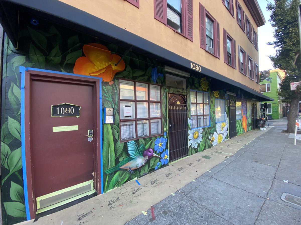 natbielczyk's tweet image. Och I was wrong! It’s only now that our building is becoming a masterpiece! ❤️ 

#SanFranciscoArt 
#SoMaDistrict 
#BuildingMakeover