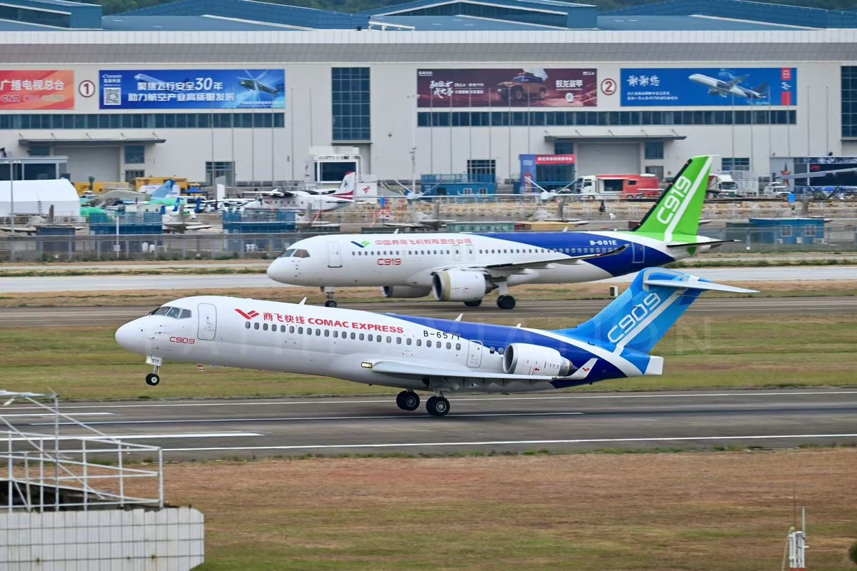 FATIIIAviation's tweet image. C919 &amp;amp; C909 a.k.a ARJ21 @ Zhuhai Airshow 2024
#COMAC #China #Planespotting