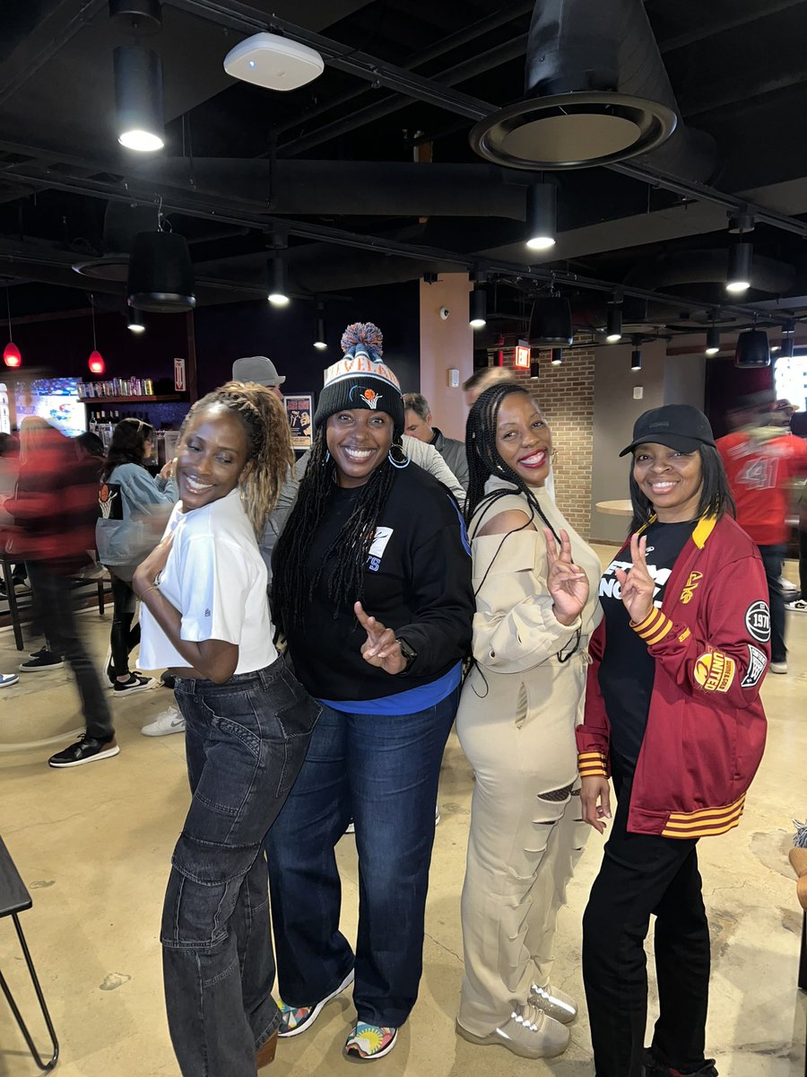 Nikaeda's tweet photo. Friday night basketball with these beauties 💁🏿‍♀️💁🏿‍♀️💜…. Let’s keep this streak going!!! 🏀 ✨#CavsWarriors #letemknow https://t.co/6mwRKNRSCd