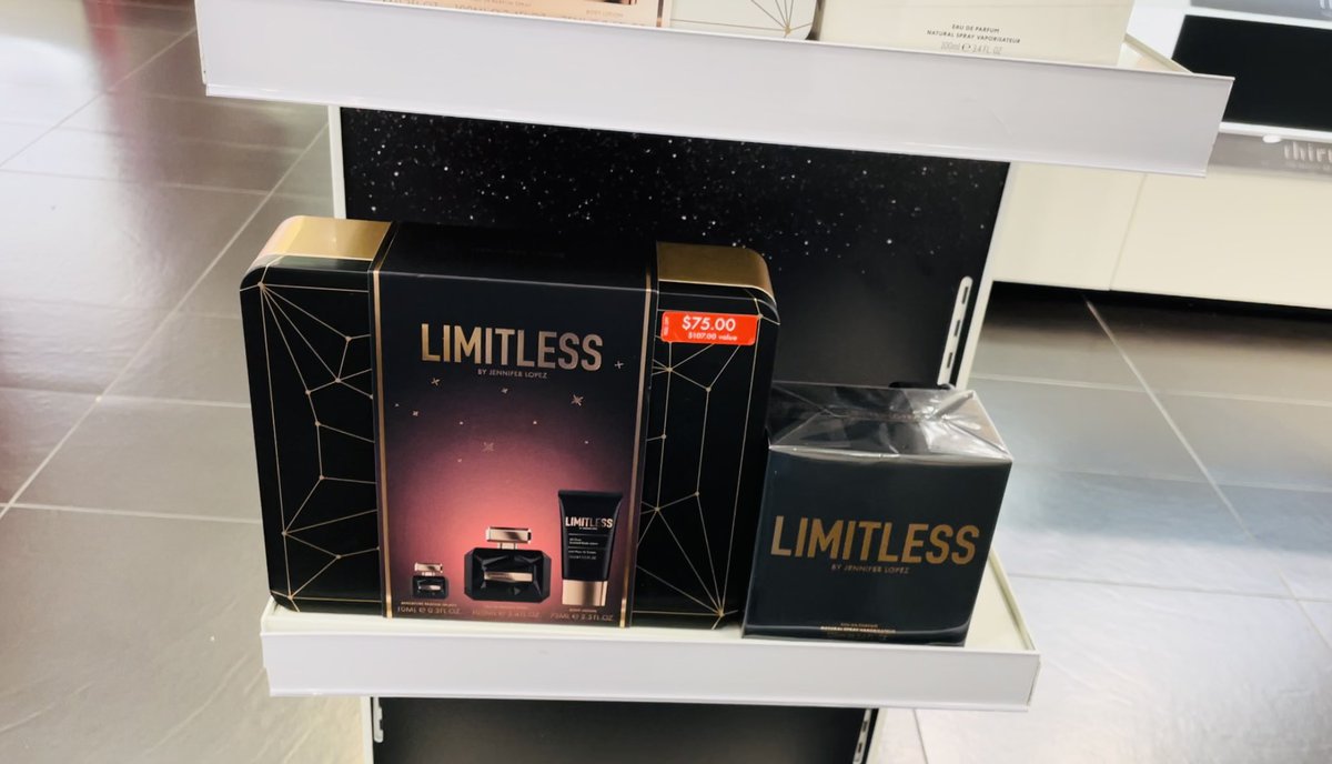 brandonbyrd87's tweet photo. 👀 SPOTTED in @JCPenney beauty dept.😍✨
LOVING this NEW @JLo fragrances display stand so much…I’m soooo glad they had the NEW #Limitless 3-piece perfume set…I just had to treat myself to that while out doing some Christmas🎄shopping!!!! 🛍️
#JLover💖
#IAmLimitless⭐️⭐️⭐️⭐️⭐️ https://t.co/dFRuTco6Bn