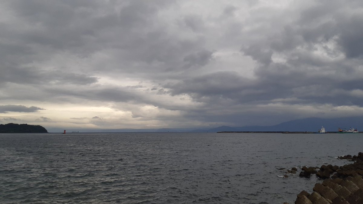 marunjp's tweet photo. おはようございます
11/9(土)の指宿市山川の天気は曇り☁

今日から15日まで全国秋の火災予防運動週間ですねー！🚒

「守りたい未来があるから火の用心」

火を使った仕事してるので火の取り扱いには注意して行きたいと思います👍

#企業公式が毎朝地元の天気を言い合う https://t.co/2Se4qUqmZK