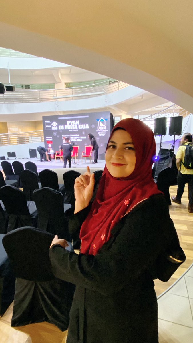anaraffali's tweet photo. Jumpa sekejap lagi!
#KALIMAT https://t.co/ABa8X76CiJ