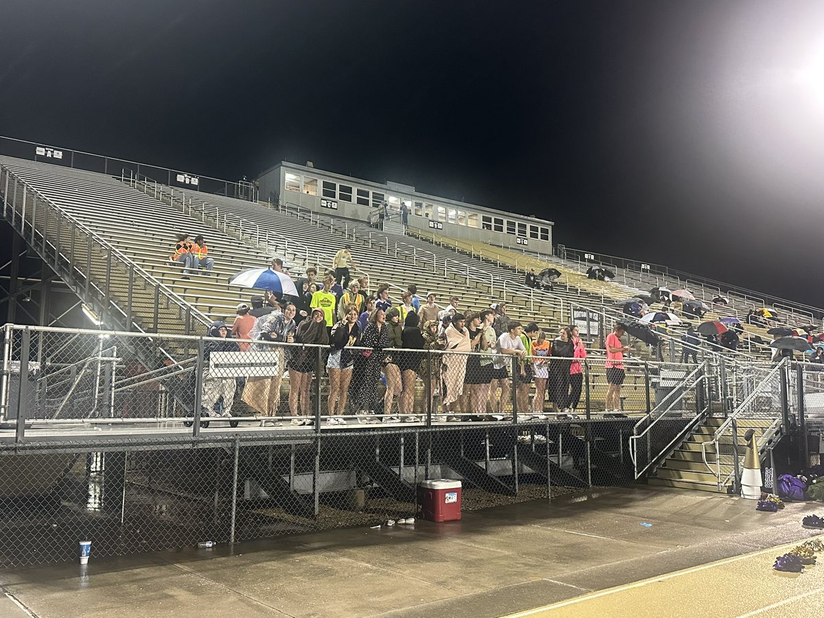 CoachMitchell08's tweet image. This score doesn’t even begin to tell the story of the battle that took place tonight; what a victory! #rainorshine #playoffbound @mhs_bears @MHSBearFB @coachcooper_mhs