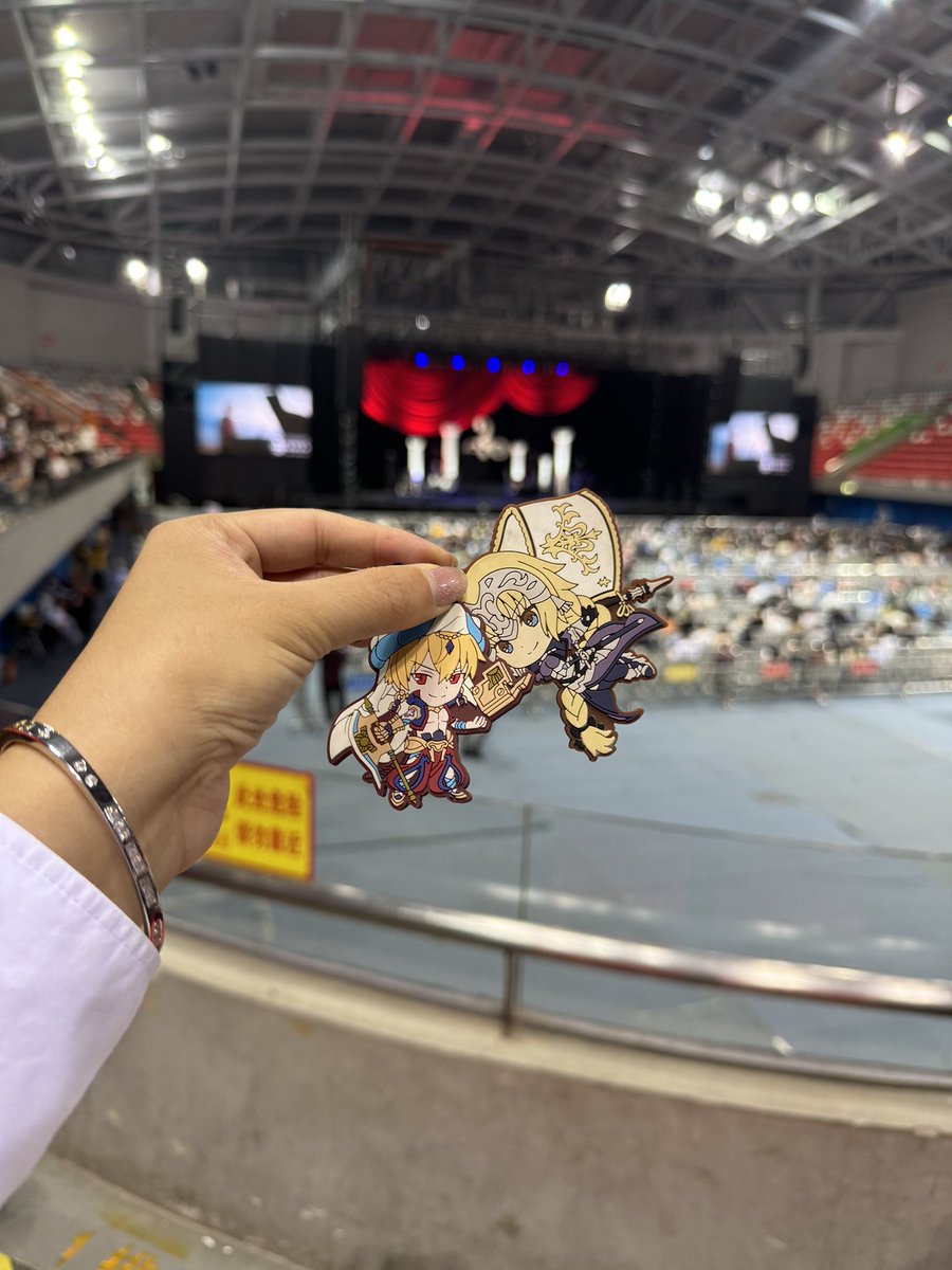MatsukoPan1010's tweet photo. #YKL20 #梶浦由記 超棒的live～以saber形态看了广州整场演出，“食在广州” 亚瑟王也一直在吃吃吃吃哦🤤 https://t.co/9HIiDuwGNE