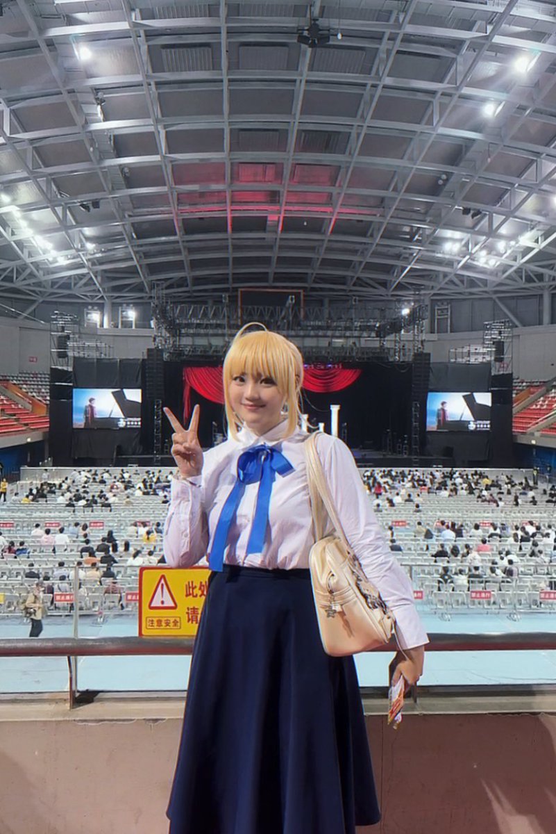 MatsukoPan1010's tweet photo. #YKL20 #梶浦由記 超棒的live～以saber形态看了广州整场演出，“食在广州” 亚瑟王也一直在吃吃吃吃哦🤤 https://t.co/9HIiDuwGNE