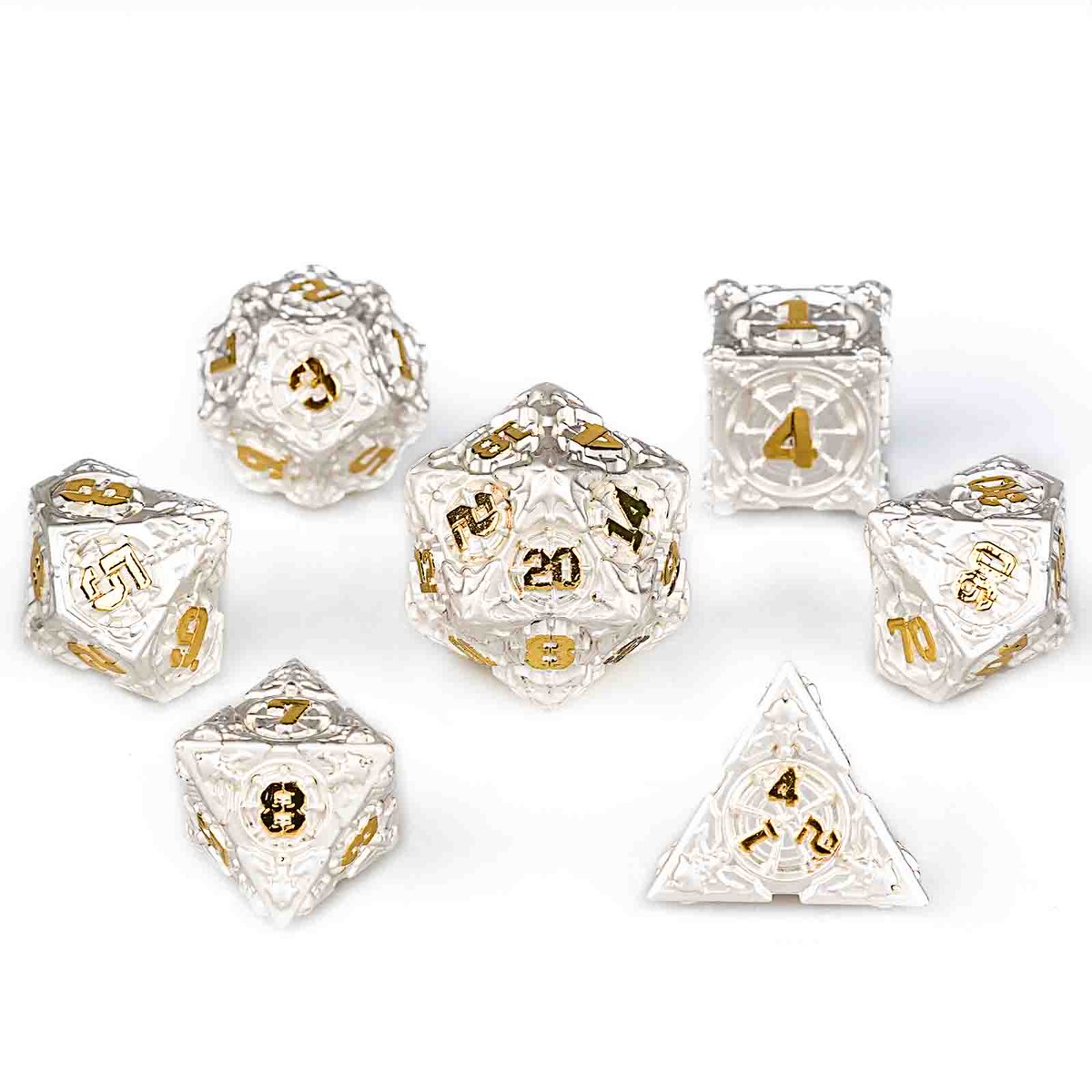 gbtdice's tweet photo. When playing games, listening to the crisp crash of the dice in your hand makes your mood extra pleasant.  It is not only a game prop, but also a work of art. Placed on the table, it instantly becomes the center of attention.#dice #dnd5e #DnD #TTRPGs https://t.co/3O1aHQTHGs