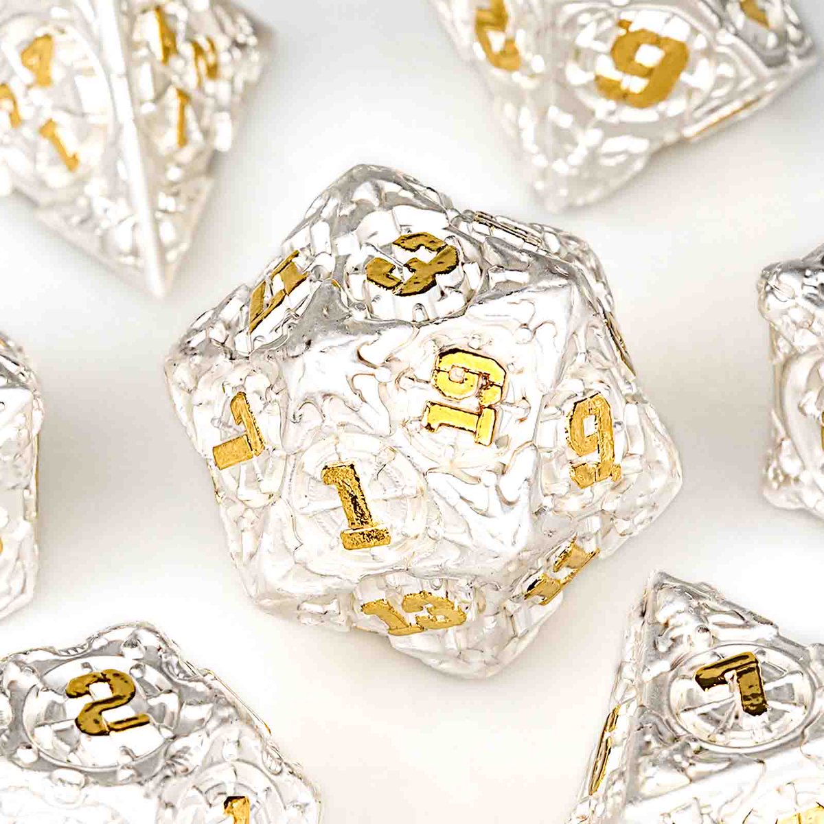 gbtdice's tweet photo. When playing games, listening to the crisp crash of the dice in your hand makes your mood extra pleasant.  It is not only a game prop, but also a work of art. Placed on the table, it instantly becomes the center of attention.#dice #dnd5e #DnD #TTRPGs https://t.co/3O1aHQTHGs