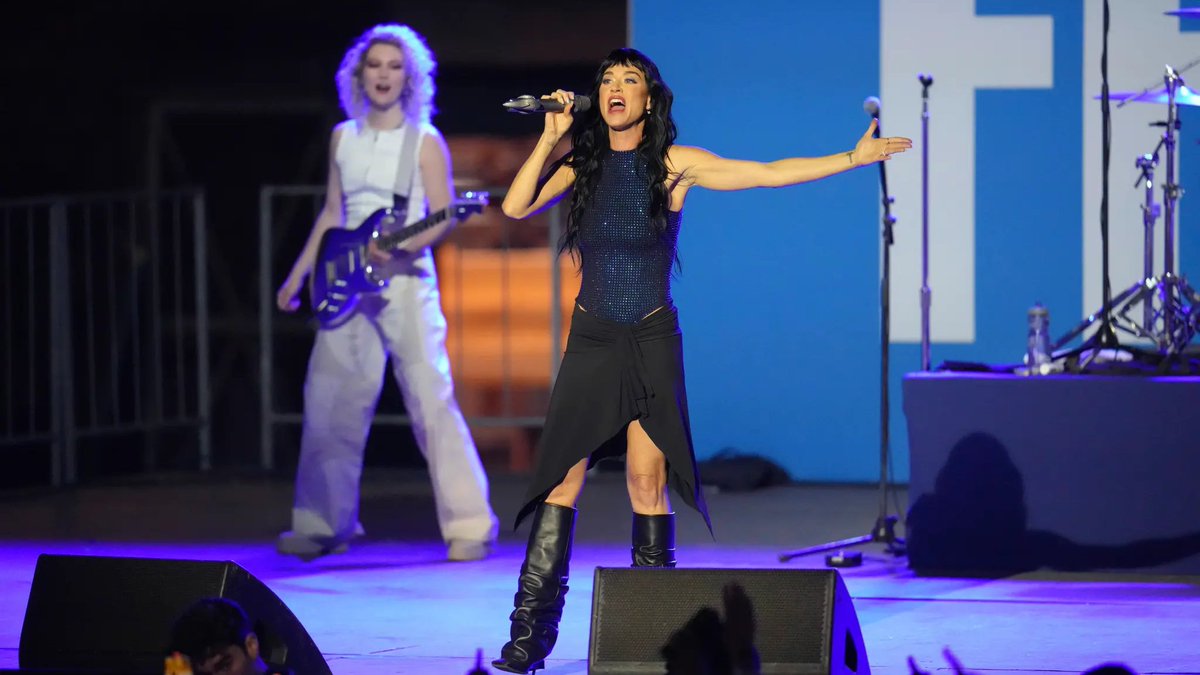 MarioNawfal's tweet image. 🇺🇸 KAMALA CAMPAIGN’S $20M CONCERT SPENDING LEAVES CAMPAIGN IN DEBT

Kamala’s campaign spent up to $20 million on swing-state concerts with Jon Bon Jovi, Lady Gaga, and Katy Perry the night before her election loss to Trump. 

The spending spree left the campaign $20 million in…