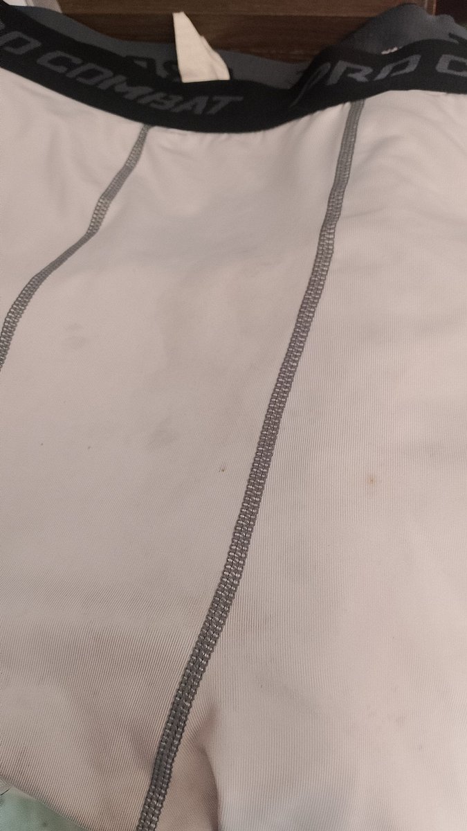 GK_Gear_11's tweet image. เห็นกันชัด ๆ #กางเกงรัดกล้าม #Procombat ใส่ไปเล่นฟุตบอล 5 วัน จนมีคราบน้ำเงี่ยน และ ฉี่เป็นสีเหลือง ติดมา แทบจะไม่เปลี่ยนเลย เวลานี้ต้องซักครับ #เงี่ยน