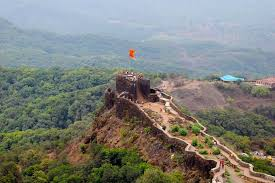 sadaashree's tweet image. November 10, 1659.
The epic Battle of Pratapgarh  where Chattrapathi Shivaji Maharaj slew  Afzal Khan , routed the Bjiapur army that would launch his victory march, and begin his ascent to power.  #JaiBhavani #JaiShivaji

Thread.