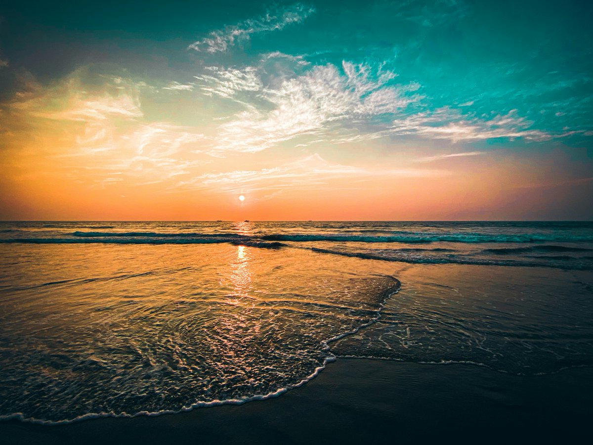 Im_Prajyot's tweet photo. 🧵 Goa: A Slice of Paradise with Culture at Its Heart

1/ When most people think of Goa, they picture beaches—and yeah, they’re gorgeous! But Goa is so much more than that. It’s a place where culture, history, and people come together in a way that’s completely unique. https://t.co/oH86RG0Hdj