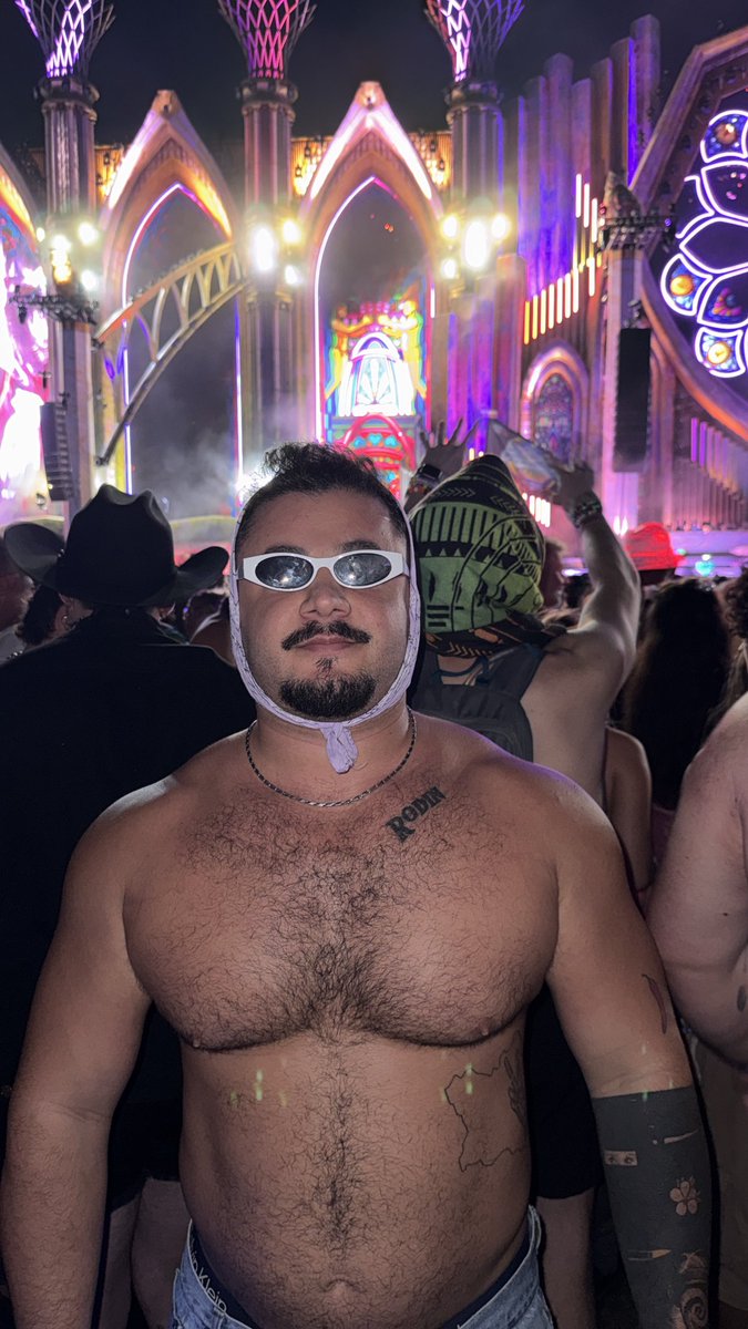 Beefyboy3991's tweet photo. We don’t give a fuck about how straight you are https://t.co/QqoOgLMpge