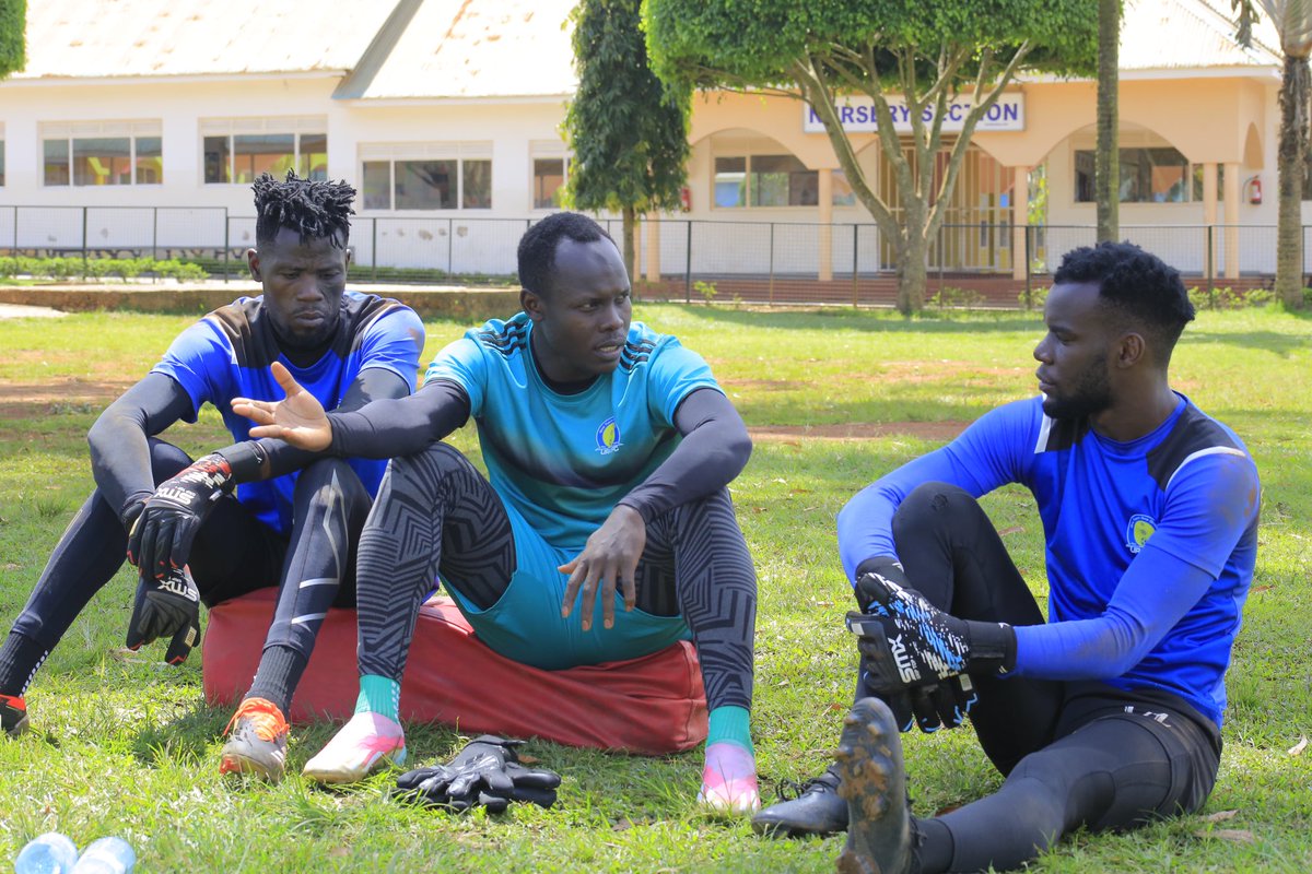 URAFC_Official's tweet photo. Our former goalkeeper @AlionziN made a special return to the team, joining the squad in training and sharing invaluable words of wisdom with our goalkeepers. Alionzi, whose legacy as a fearless keeper lives on inspired the team with stories of resilience and hard work. His visit was a motivating boost, reminding everyone of the dedication required to reach the top. Once a tax collector, always a tax collector!

#URAFC | #OneTeamOneDream