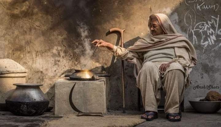 Kyfiat_e_Zindgi's tweet photo. ماؤں کو الہام ہوتے ہیں، ان کی باتیں مان لینی چاہیئے۔♥️ https://t.co/nK6fVKUVpa